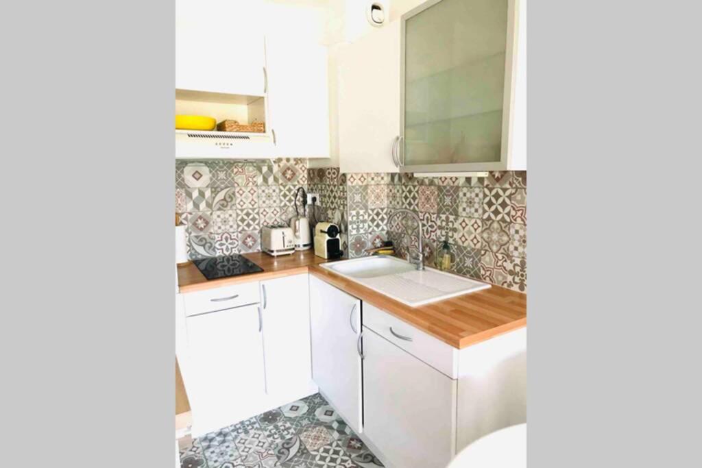 La Petite Pinede Studio Climatise Proche Plage Sanary-sur-Mer Exterior foto